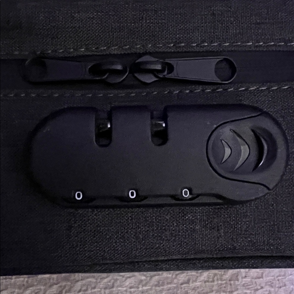 NWT ๐ฑ๐จ MOONLIGHT HAZE GRAY SMELL-PROOF STORAGE ORGANIZATION CARRY BAG w/LOCK - Picture 15 of 16